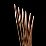 LUCE TRA GLI ANELLI  II - 2019 | noce - 24 x 24 x h.110 cm [ph: Rend Art]